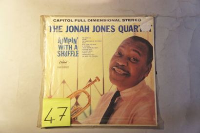 null Lot de 69 disques vinyl


Jazz dont Jonah Jones, Buck Clayton, Henry Allen