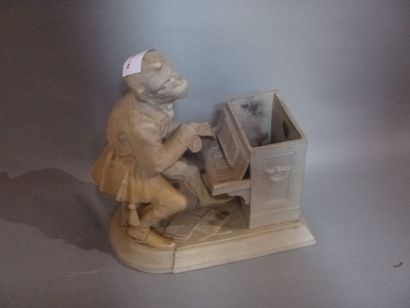 null Pot à tabac en biscuit brun à décor d'un singe pianiste, H.: 22 cm