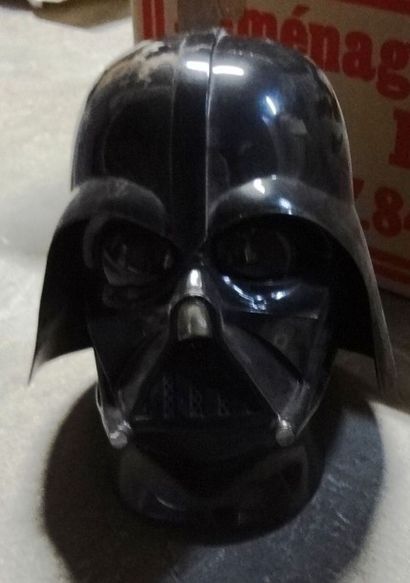 Masque de Dark Vador en plastique noir