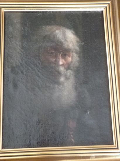 null Ecole du XIXe siècle 

"Portrait d'homme à la barbe et à la médaille"

Huile...