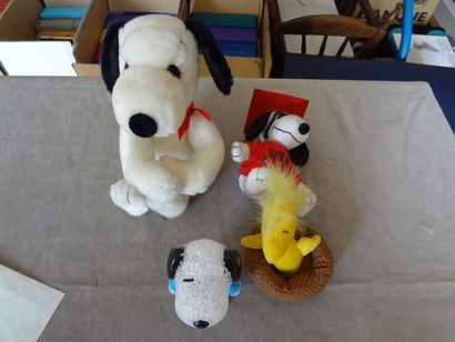 null SNOOPY - lot de 4 objets divers