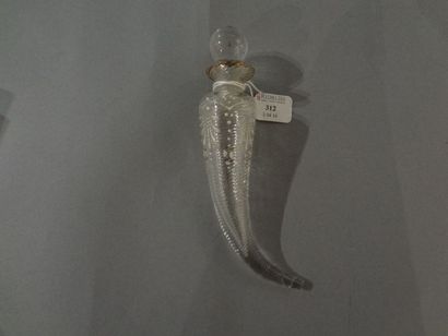 null Flacon et son bouchon en verre de Venise taillé en forme de corne

XIXe siècle

L..:...