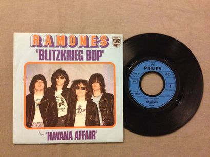 null 1 disque 45 T du groupe The Ramones, pressage original Français : 45 T Ramones...