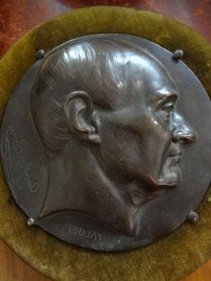 null Ferdinand TALUET (1821-1904)

"Auguste Comte"

Médaille en bronze

Diam.: 16...
