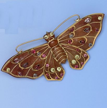 null Belle broche papillon aux ailes déployées en or jaune 14 k (585 millièmes)....