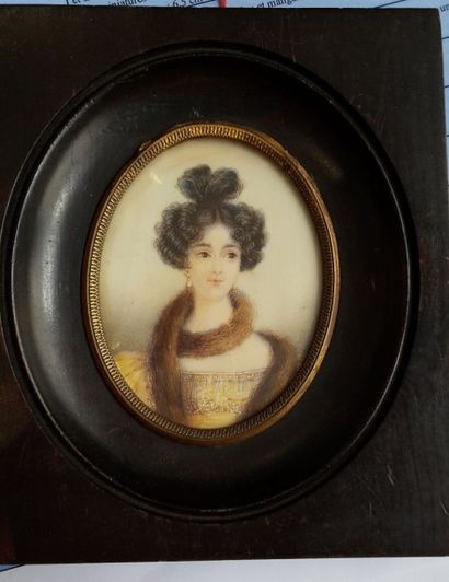 null Jeune Femme au chignon Apollon et col de fourrure, à la mode vers 1830, XXe...