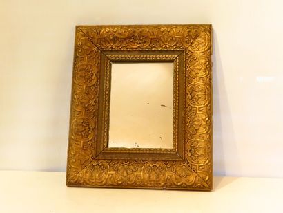 null Miroir de style Louis XIV, glace au mercure, XIXe siècle

42 x 36 cm