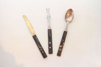 null Set de 3 pièces : Couteau – fourchette – cuillère en argent doré, manches en...