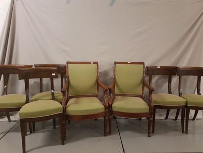 null Lot de deux fauteuils et cinq chaises en bois naturel, assises en tissu ver...