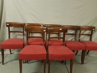 null Lot de sept chaises en bois naturel, à dossier barrette, assises en tissu r...