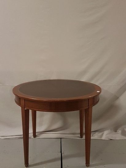 null Table ronde, dessus de cuir noir. H : 70cm - Diamètre : 90cm