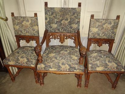 null Fauteuil et deux chaises en bois naturel mouluré et sculpté, style néogothique,...