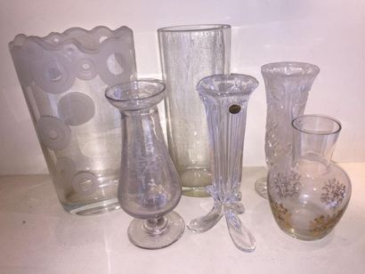 null Lot de six vases en verre, gravé ou bullé
