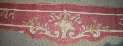 null Grand lambrequin, fin XIXème siècle, style du XVIIIème siècle, moire rouge,...