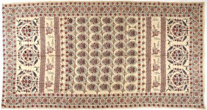 null Kalamkari, Perse, XIXème siècle, fond crème, décor imprimé à la planche de fleurs,...