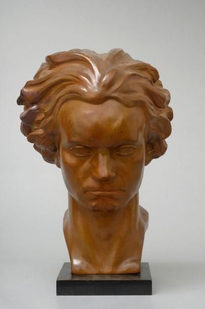 null Jan Anteunis (1896-1973). Tête de Beethoven. Plâtre d'édition originale à patine...