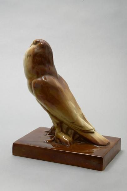 null Anonyme

Pigeon ramier

Edition en Céramique émaillée brun dégradé. Vers 1930/35....