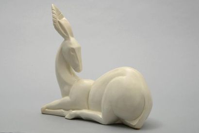 null Charles Lemanceau (1905-1980). Gazelle couchée. Edition en céramique blanche...