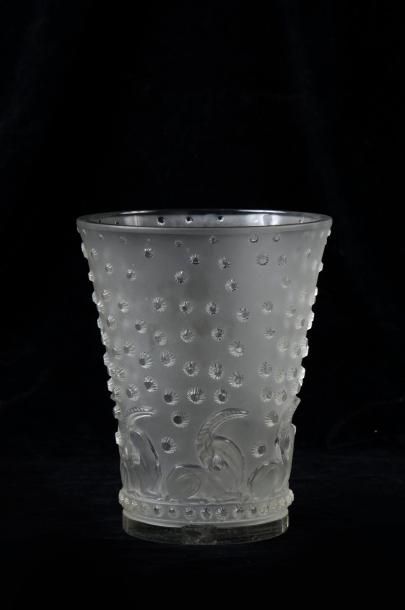 null LALIQUE France

Vase "Ajaccio" en verre moulé-pressé et opalescent en verre...