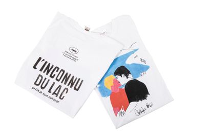 null Un t-shirt de L'inconnu du lac, créé pour Cannes, signé par les 2 acteurs.

Nous...