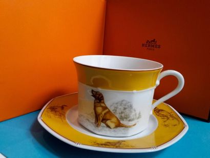 HERMES - Tasse à thé et sa soucoupe en porcelaine...