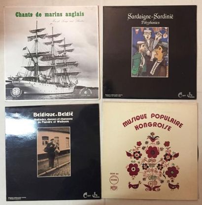 MUSIQUE DU MONDE Lot de 46 disques 33 T et de 2 coffrets de musique traditionnelle...