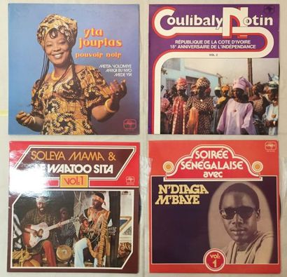 MUSIQUE DU MONDE Lot de 32 disques 33 T de musique Africaine sur le label Sonafric.
VG...