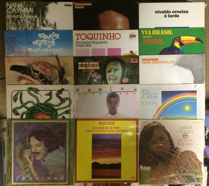 MUSIQUE DU MONDE Lot de 59 disques 33 T et de 1 coffret de musique Brésilienne.
VG...
