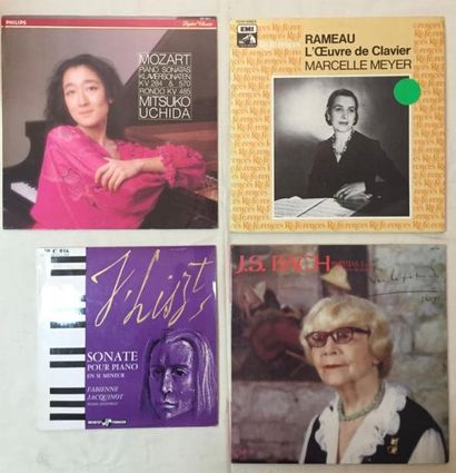 MUSIQUE CLASSIQUE Lot de 41 disques 33 T et de 2 coffrets de musique Classique Pianistes.
VG...