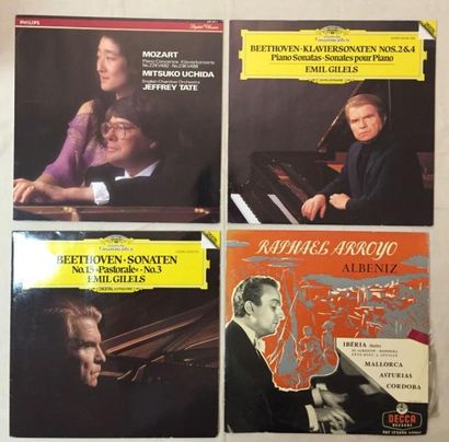 MUSIQUE CLASSIQUE Lot de 41 disques 33 T et de 2 coffrets de musique Classique Pianistes.
VG...