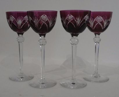 null SAINT LOUIS

QUATRE VERRES à vin du Rhin (Rohmer) en cristal taillé violet