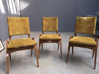 null Maurice PRE (1907-1988)

Trois chaises en hêtre, circa 1950, assise en tissu...