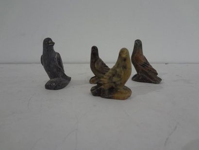null Quatre petits sifflets-oiseaux en pierre dure, 

Chine, moderne 