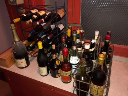 null Lot de bouteilles de vin et alcool diverses