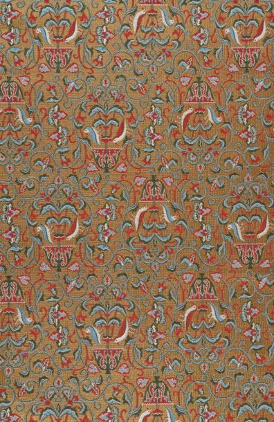 null Brocart, Chine, style persan, fond de drap d’or, décor en soie polychrome de...