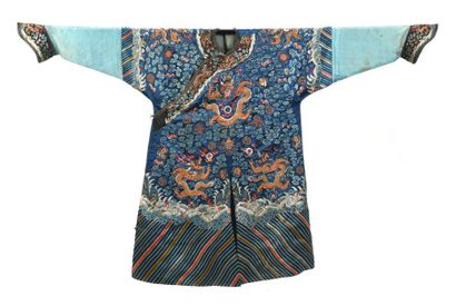 null Jifu ou robe dragon, Chine, dynastie Qing, XIXème siècle, satin bleu, décor...