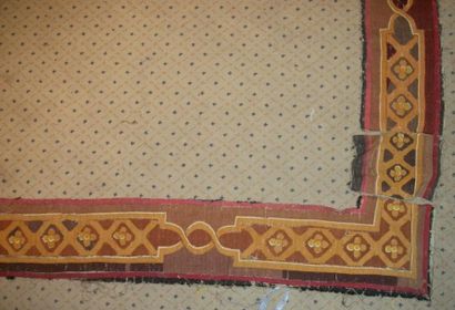 null Bordure en tapisserie, Aubusson, époque Napoléon III, fond rouge ou brun, décor...