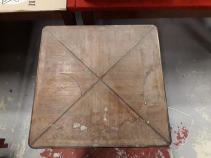 null SORMANI - Table mouchoir en bois de placage, style Louis XV (plateau très insolé...