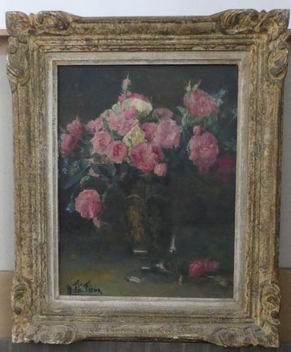 null Madeleine FIE-FIEUX (1897-1955)

"Bouquet de roses"

Huile sur panneau, signée...