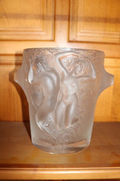 null LALIQUE France - Grand vase à décor de femmes

H.: 23 cm