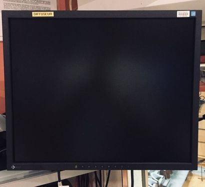 ECRAN 19 POUCES EIZO S1903H- BK
L'ETAT DE FONCTIONNEMENT N'EST PAS GARANTI