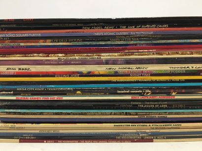 80's Lot d'environ 69 disques 33T des années 80. Set of 69 Lps from the 80's.

VG/...