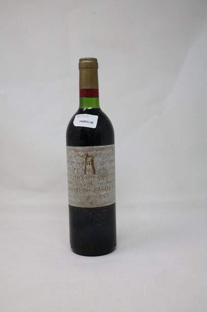 null Une (1) bouteille, Château Latour, 1980, 1er GCC, Pauillac (niveau très légèrement...