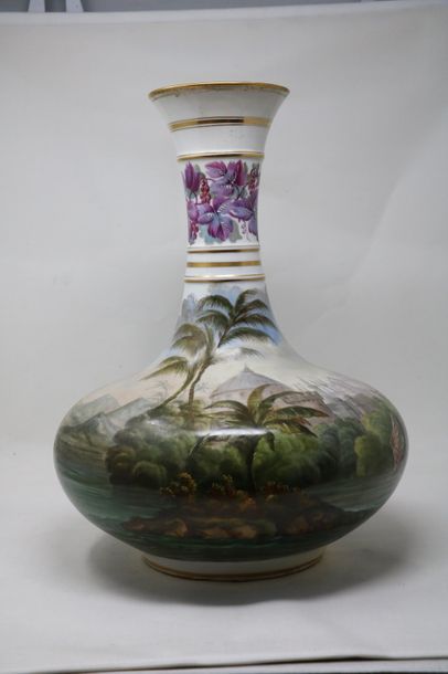 null PARIS

Paire de vases balustre en porcelaine à décor polychome "Venise" et "Istamboul"

Epoque...