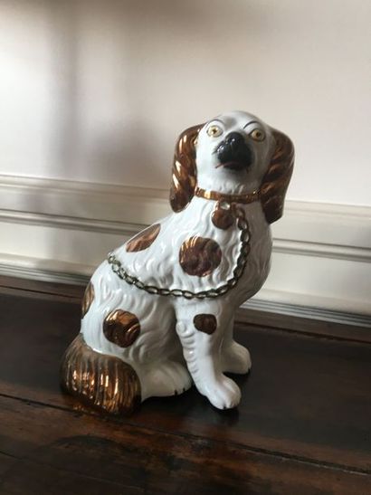 null STAFFORDSHIRE 

"Chien assis" en faience