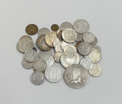 null Lot de PIECES et médailles dont 50 francs Turin, 10 francs Turin argent et divers....