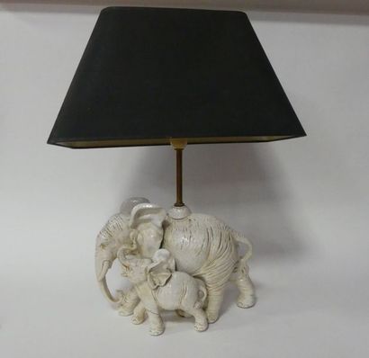 null LAMPE éléphant et son petit en céramique (accident et restauration).