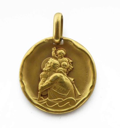 null A. AUGIS. MÉDAILLE en or jaune figurant Saint Christophe. Non gravée. Signée....