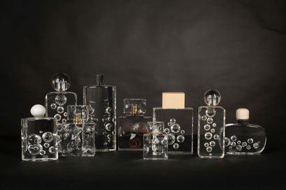 null Serge MANSAU. Oxygène. Série de huit prototypes de flacons en méthacrylate....