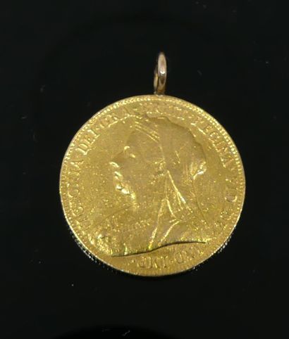 null SOUVERAIN mounted in pendant. Weight 8,13 g